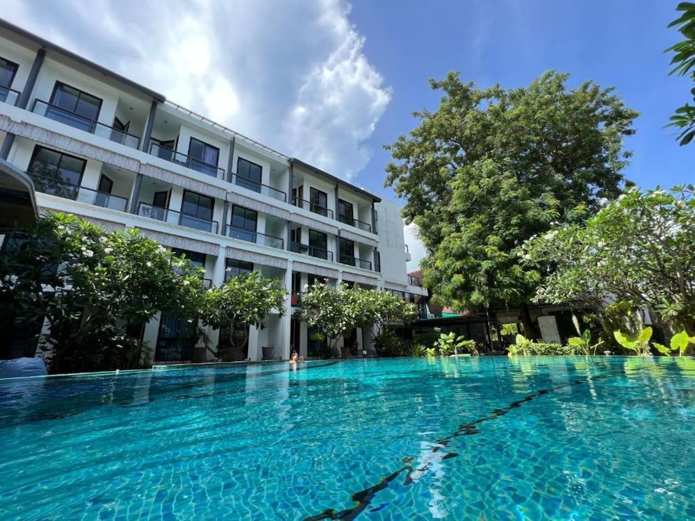 Z&Z Resort 7/50