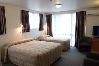Studio, Multiple Beds, Kitchenette, Accessible