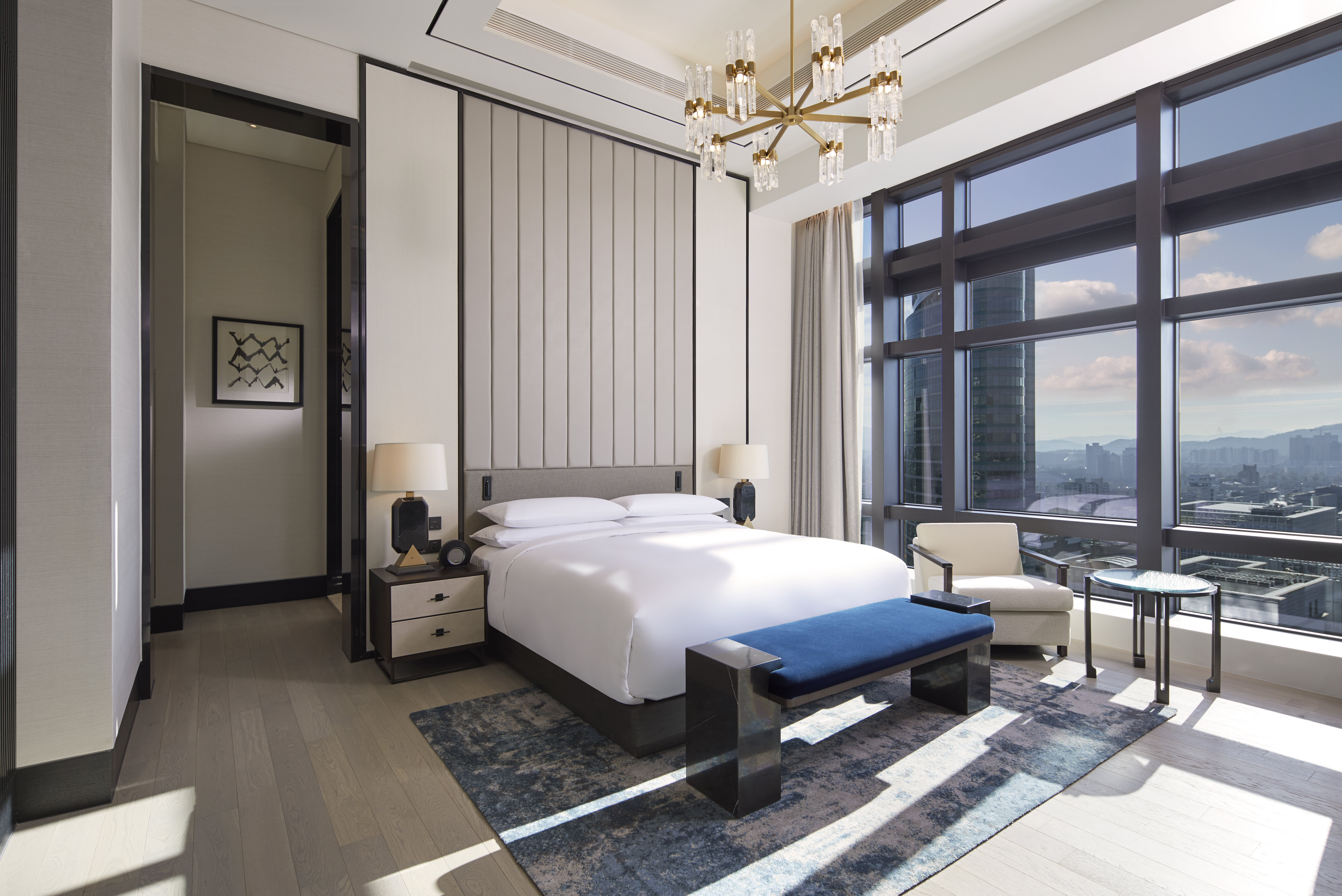 Ambassador, Suite