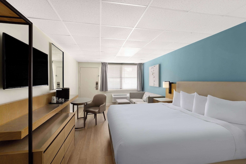 Hotel Manteo, Trademark Collection by Wyndham 18/51