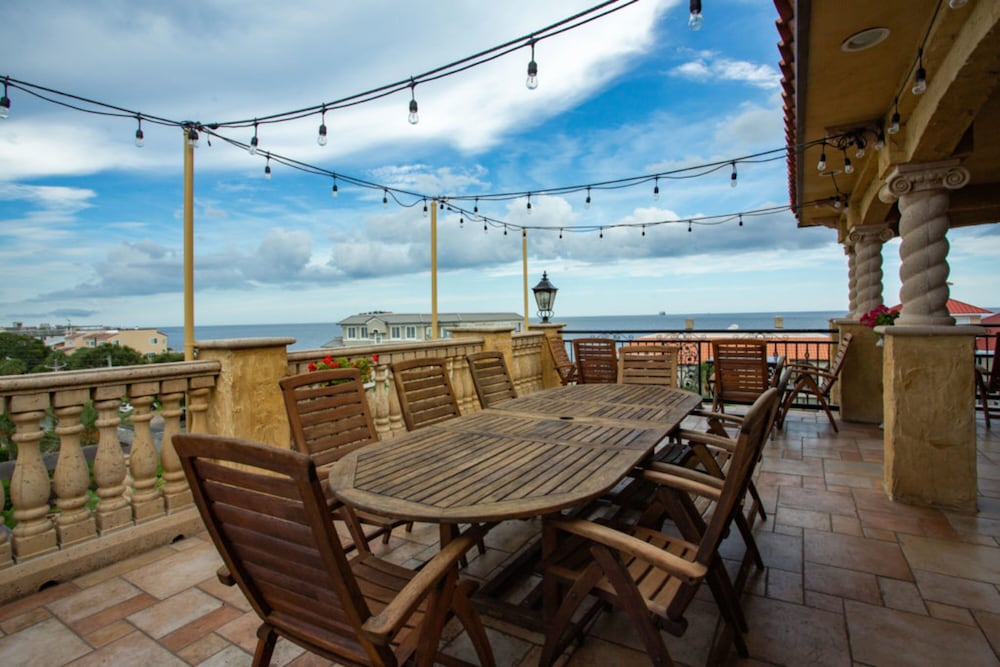 Ocean Lodge 33/41