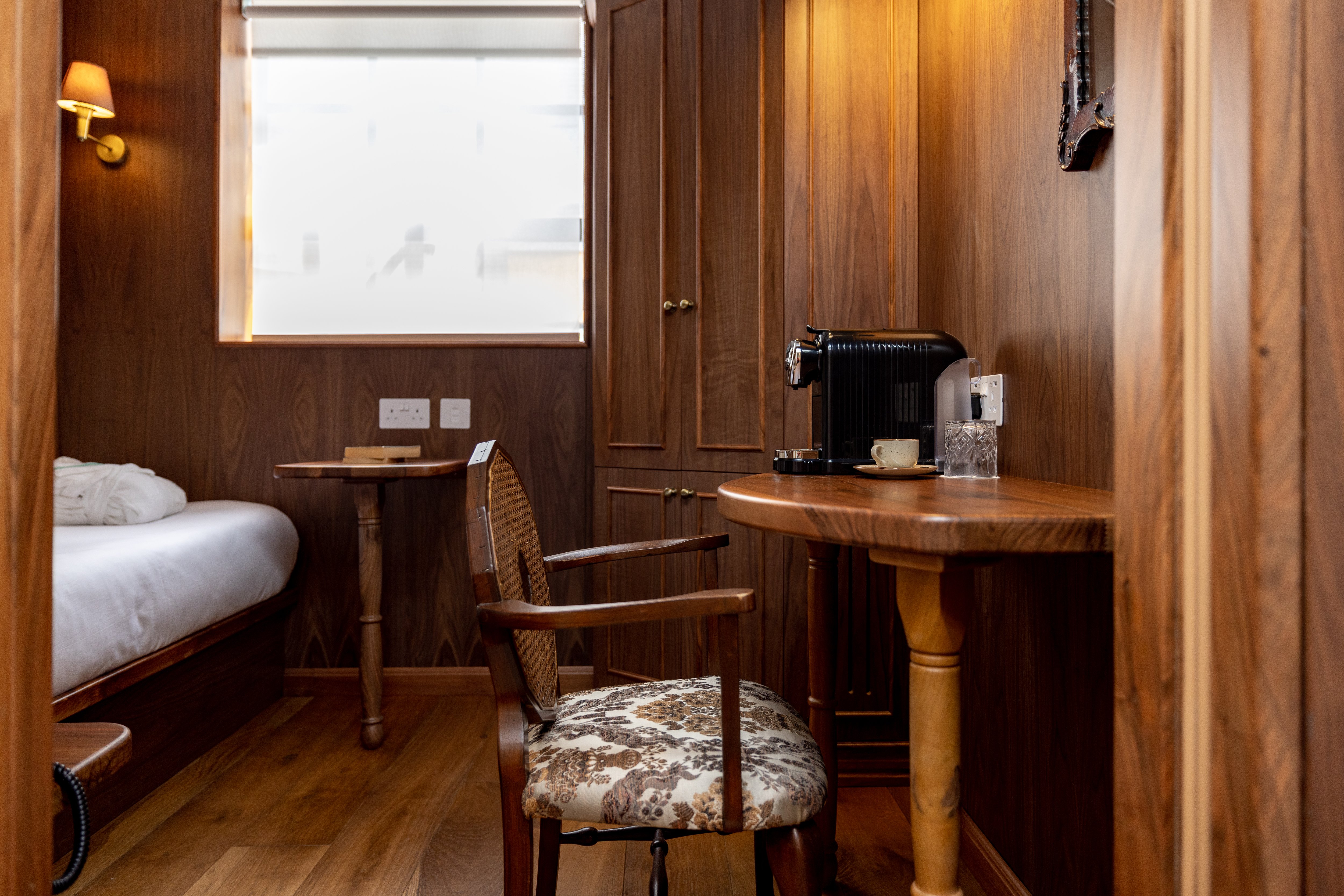 Limehouse Library Hotel 105/107
