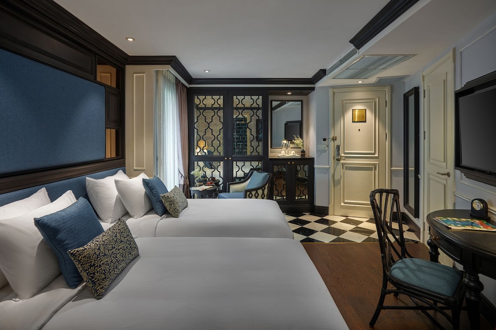 DELUXE, TWIN BEDS