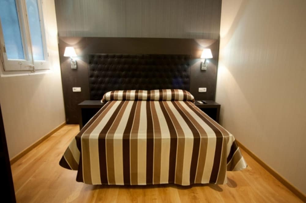 Hostal Bcn 46 18/36