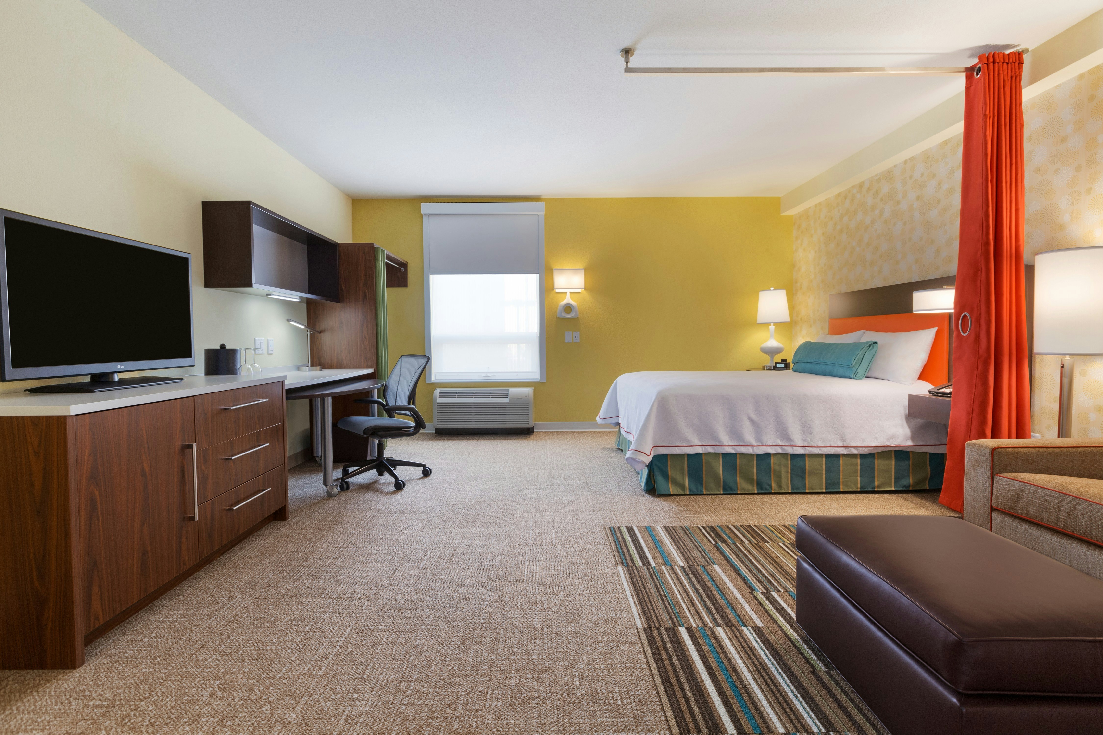 STUDIO, QUEEN BED, ACCESSIBLE