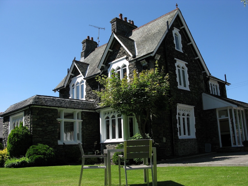 The Hideaway At Windermere 40/50