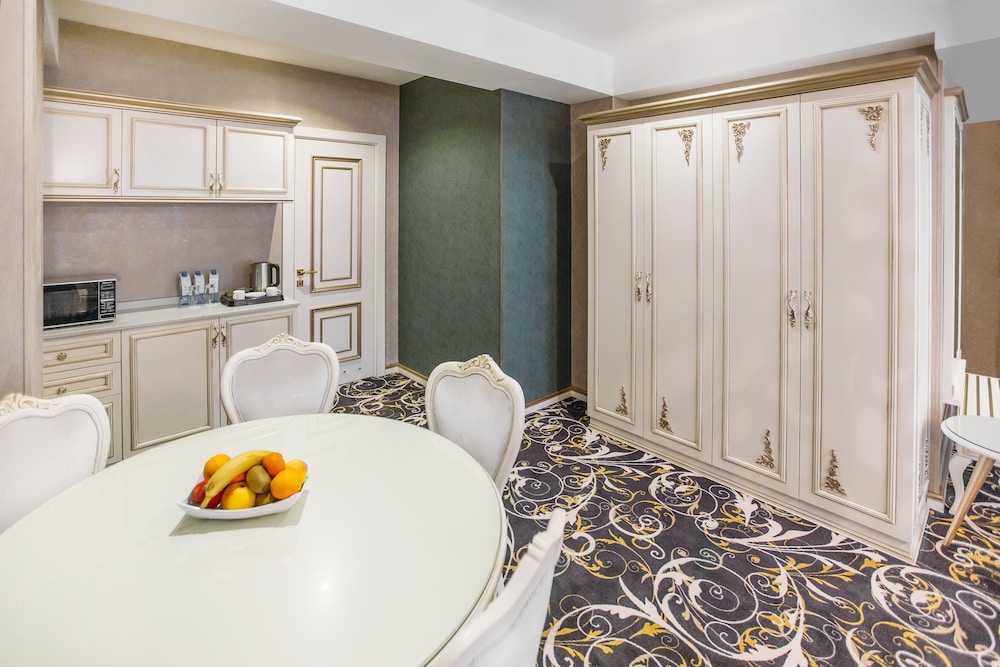 Gold Tbilisi Hotel 38/78