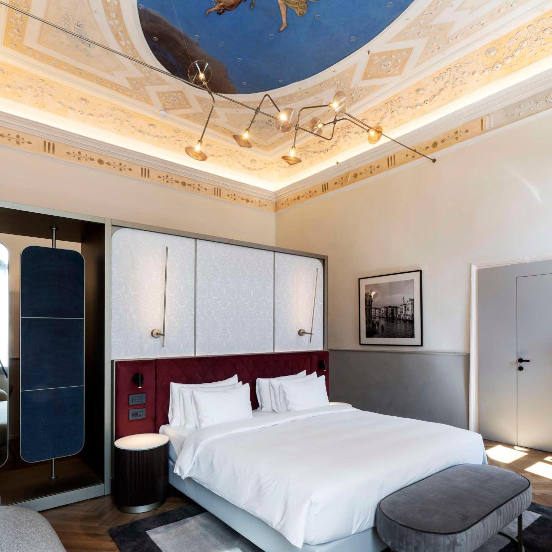 Renaissance, Junior Suite, Canal View