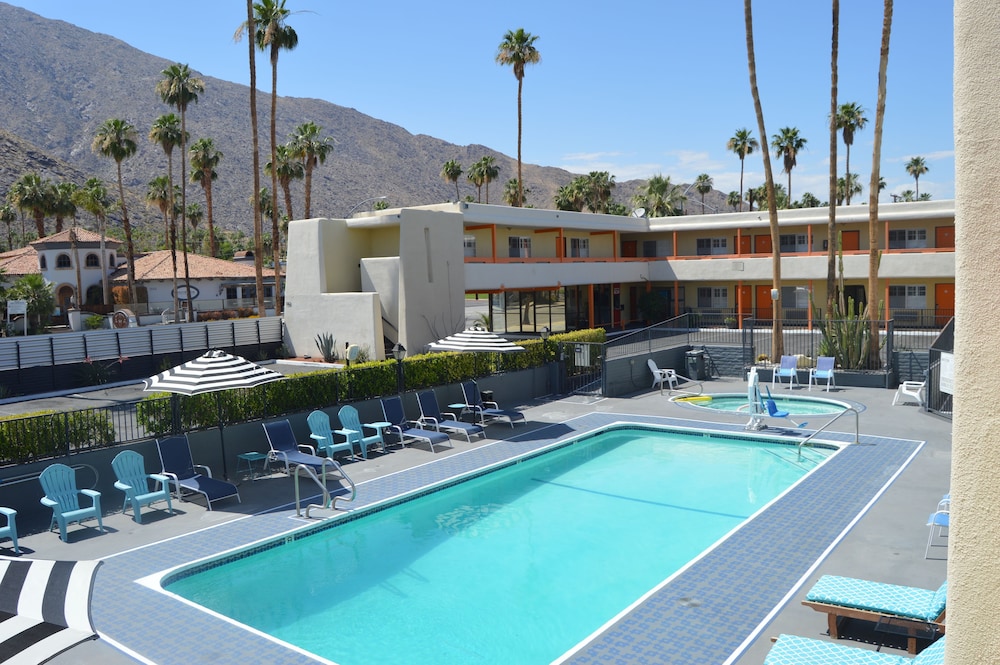 Musicland Hotel 48/49