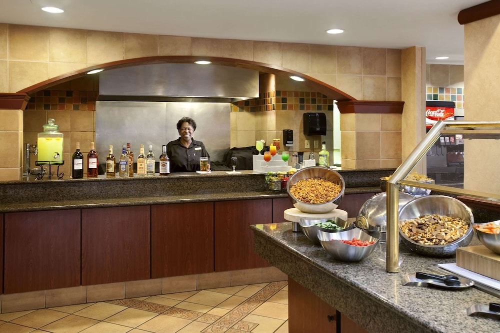 Embassy Suites by Hilton Columbia Greystone 50/67
