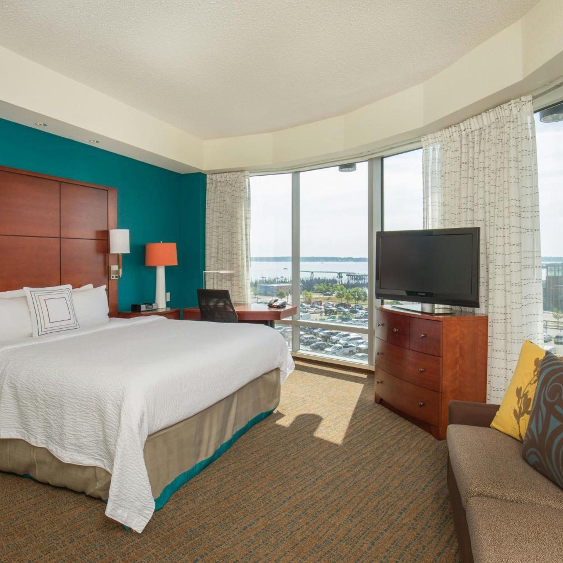 Deluxe, Studio, King Bed, with View