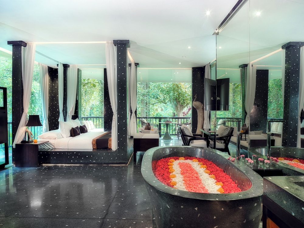 Royal, Spa, Suite, King Bed