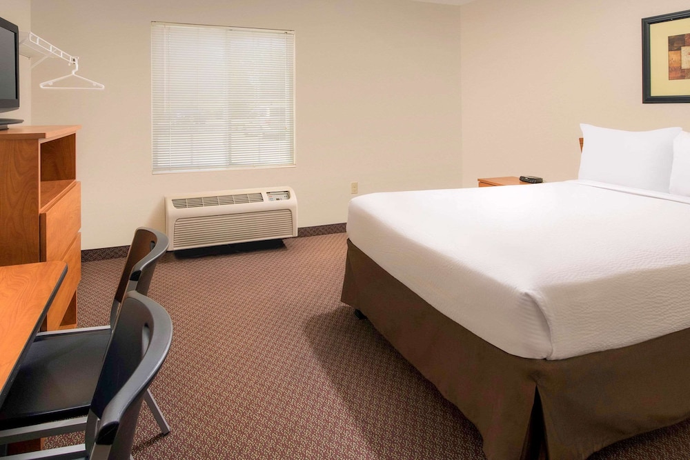 WoodSpring Suites Omaha Bellevue 9/17