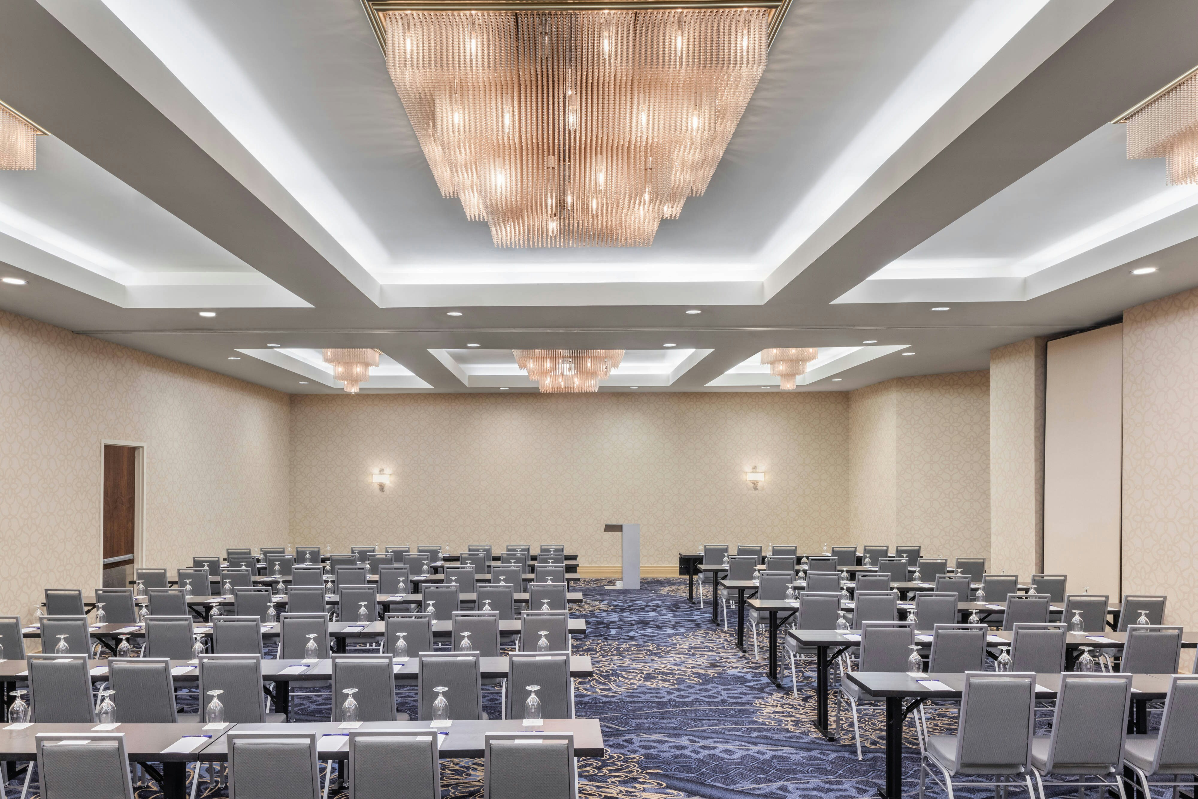 Delta Hotels by Marriott Philadelphia Airport 36/48