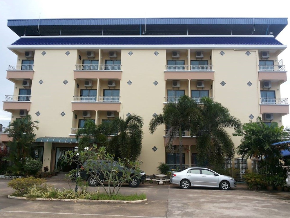 Ritzy House Hotel 3/19