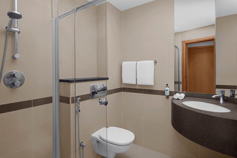 Holiday Inn Express Dubai Airport 44/44
