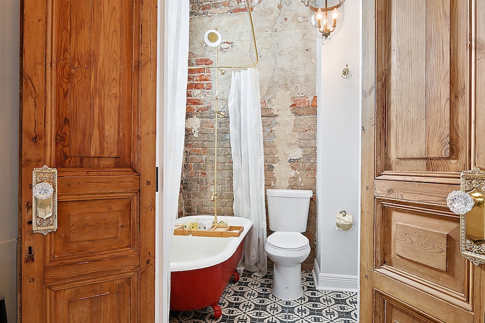 French Quarter Mansion 42/50