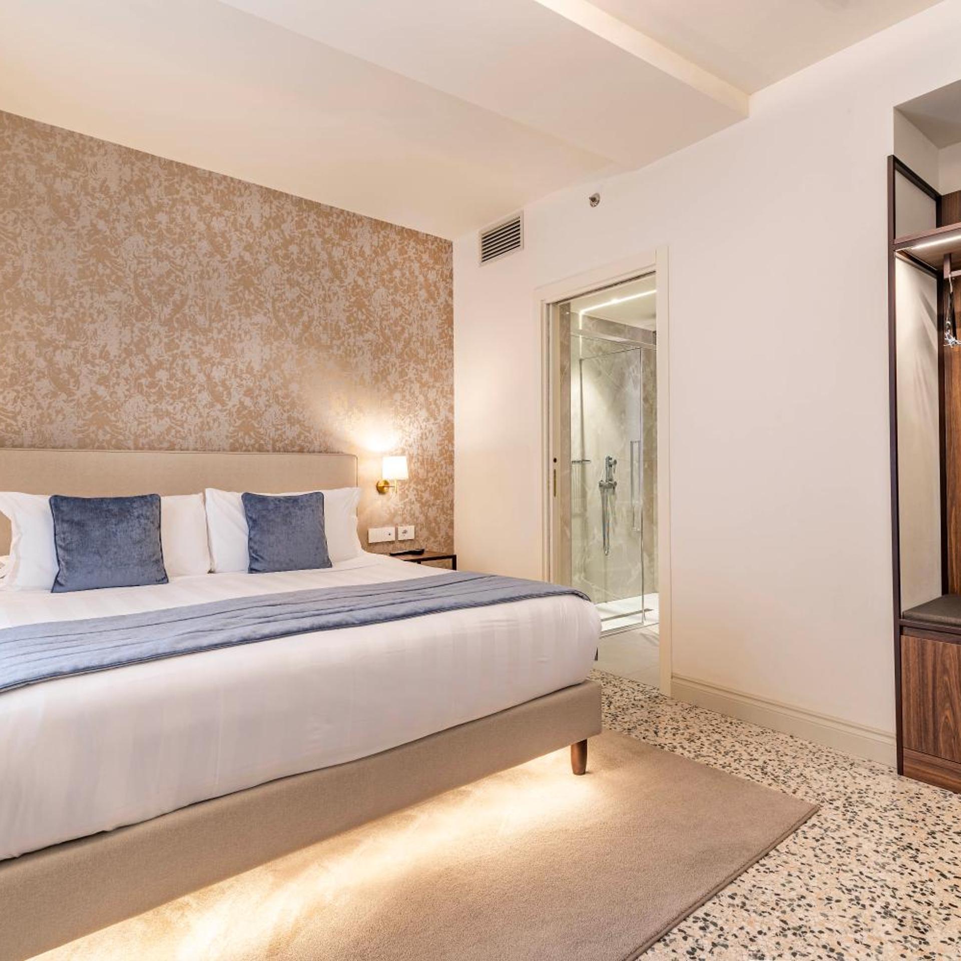 Nova, Junior Suite, House