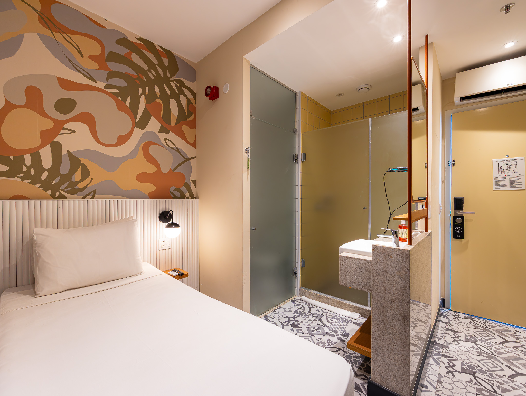 Room, Single