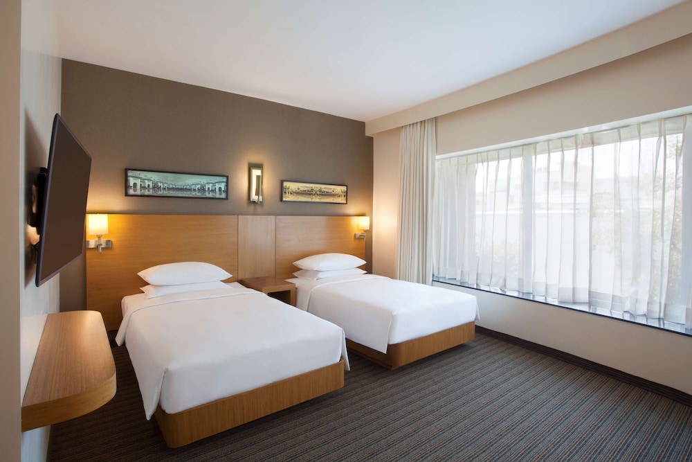 Hyatt Place Hyderabad Banjara Hills 11/54