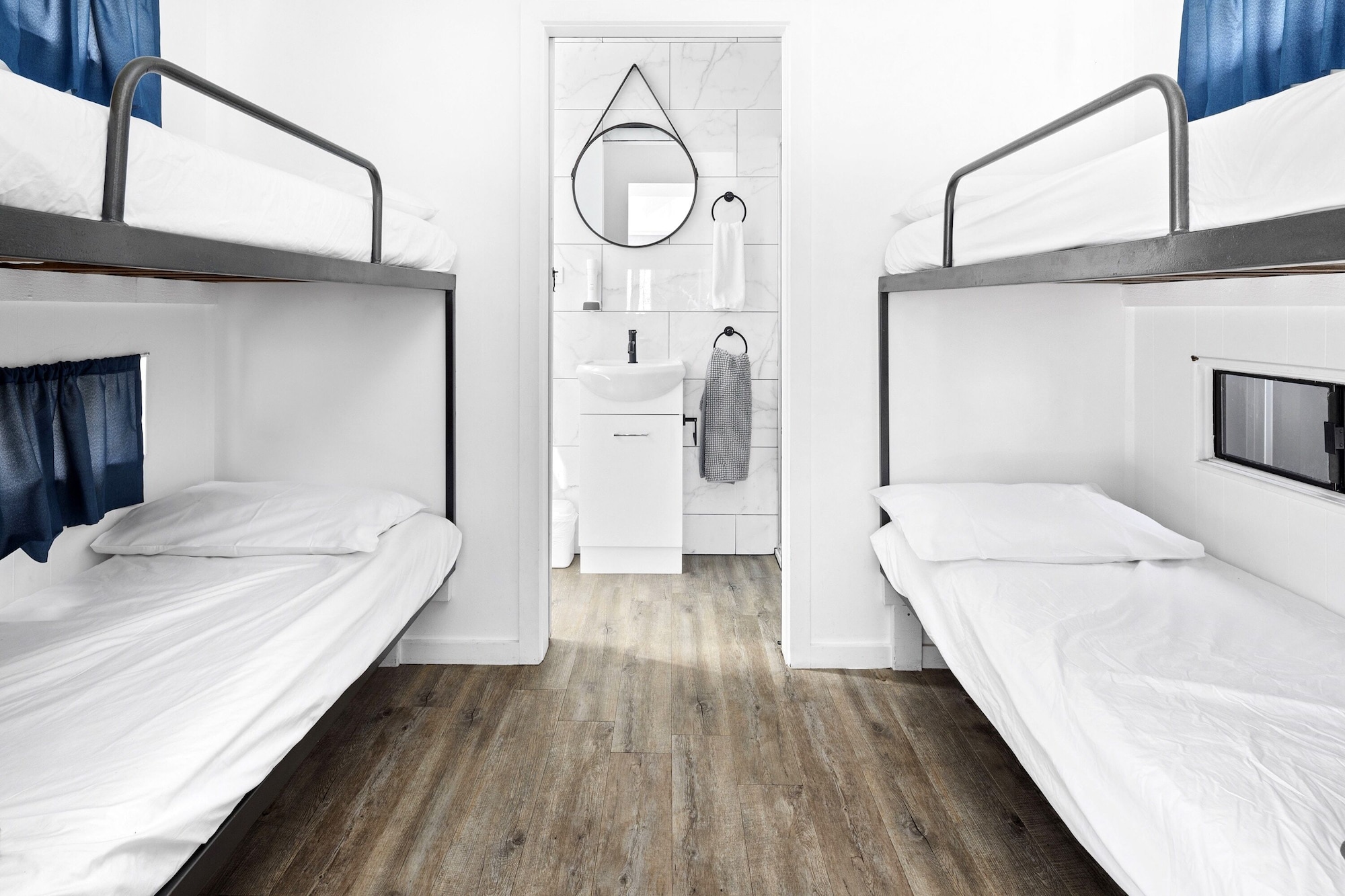 Budget, Family, Cabin, 1 Double and 2 Bunk Beds