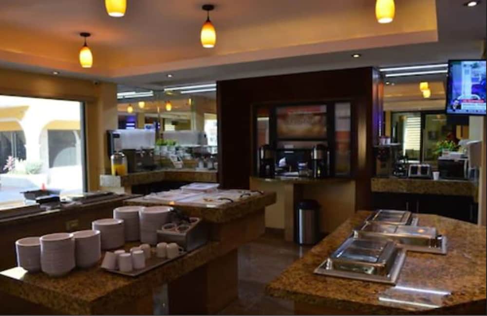 Hotel San Ignacio Inn 29/40