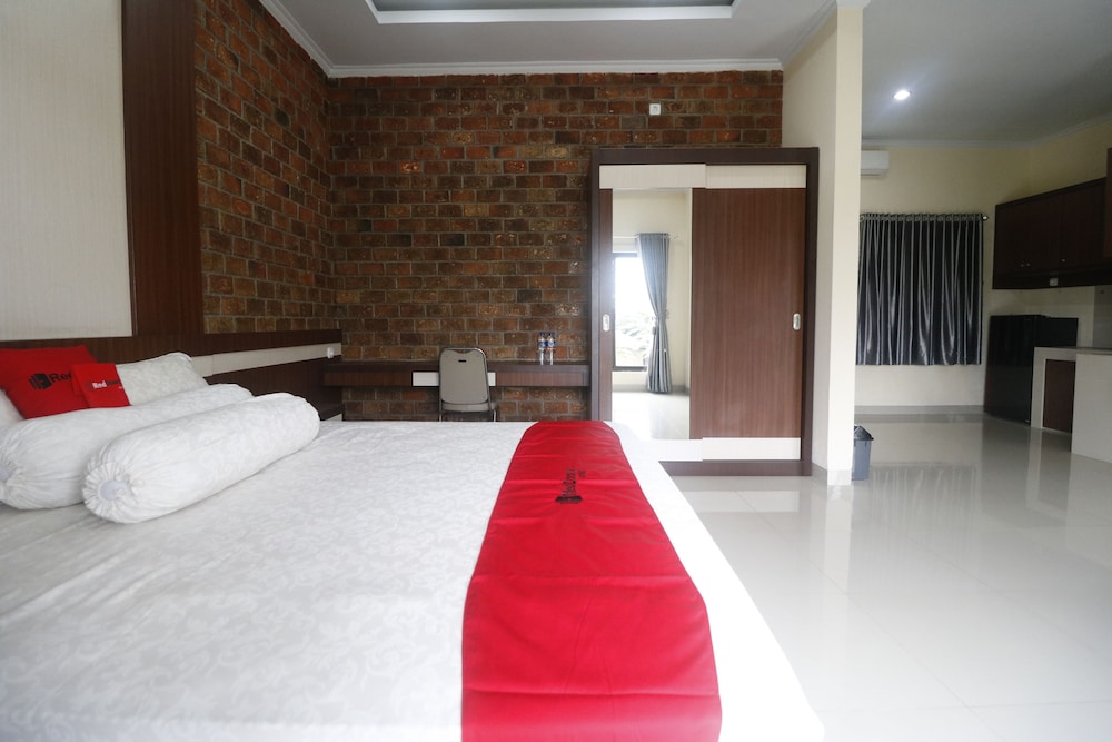 Reddoorz Plus Near Kualanamu Airport 14/29