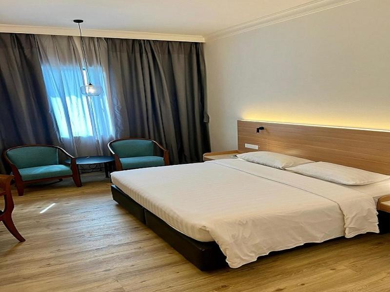 Renovated, King Bed