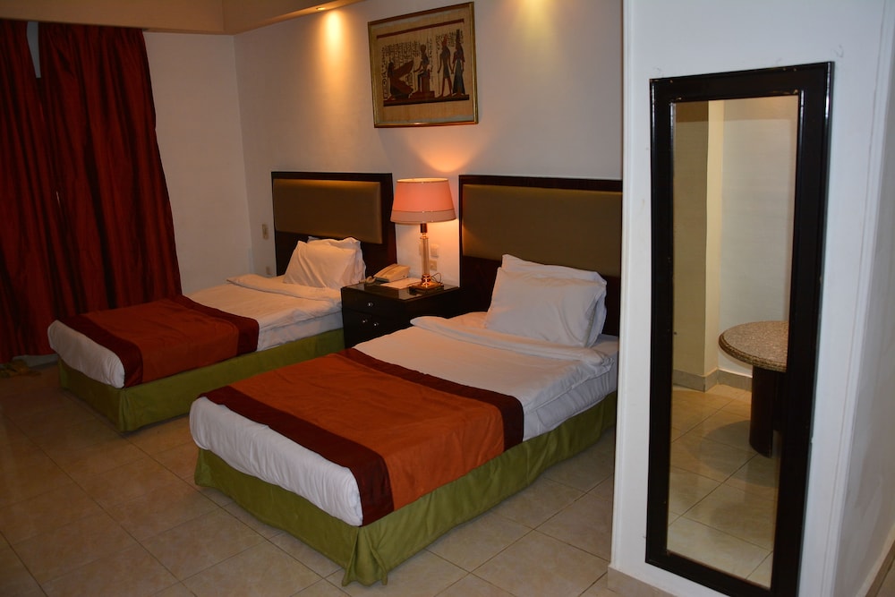 Desert View Hotel 14/48