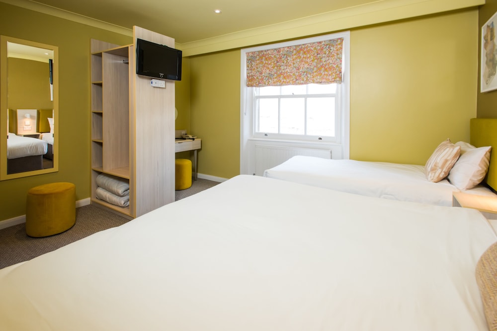 ROOM, TRIPLE