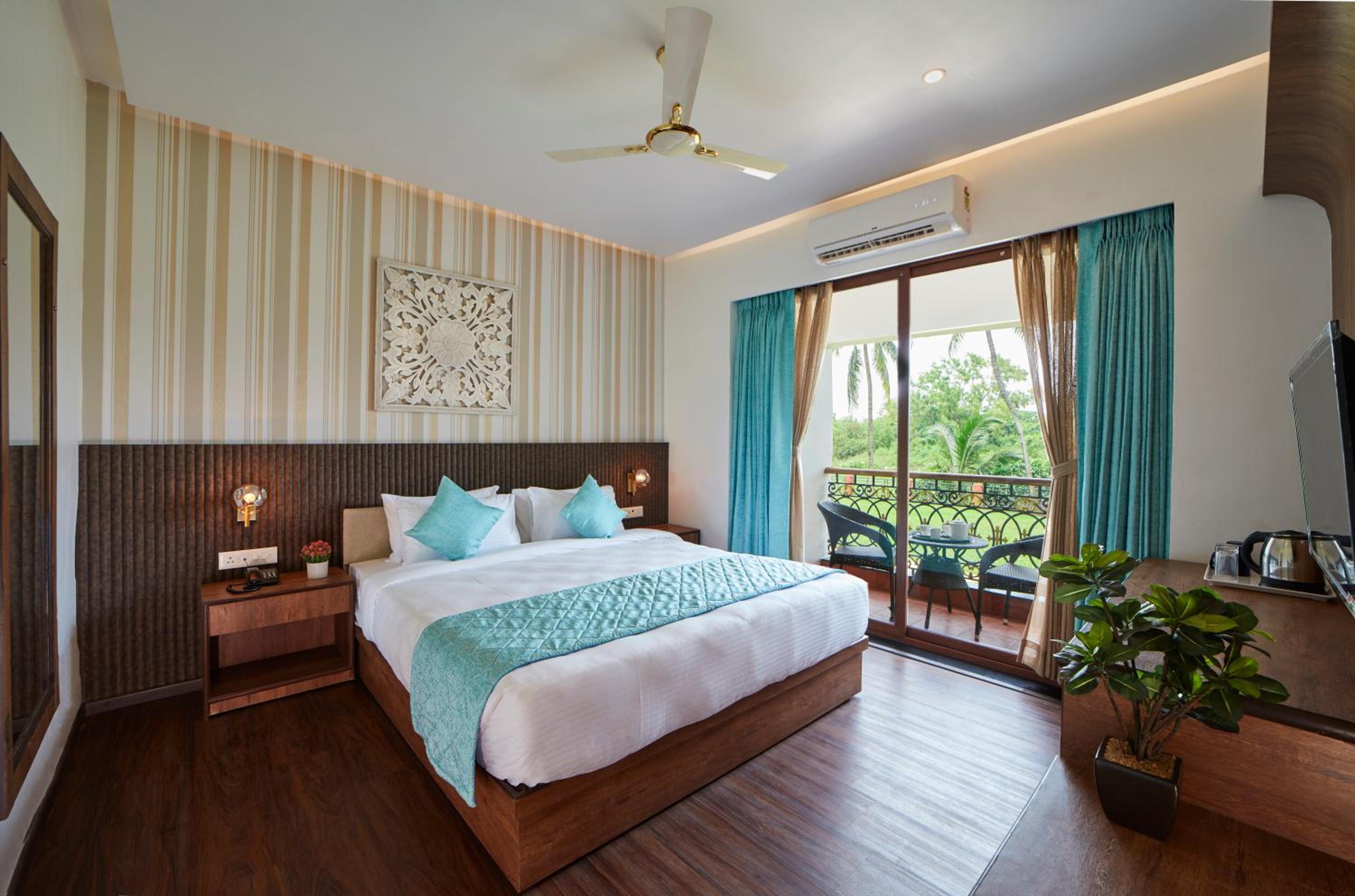 GARDEN VIEW ROOM