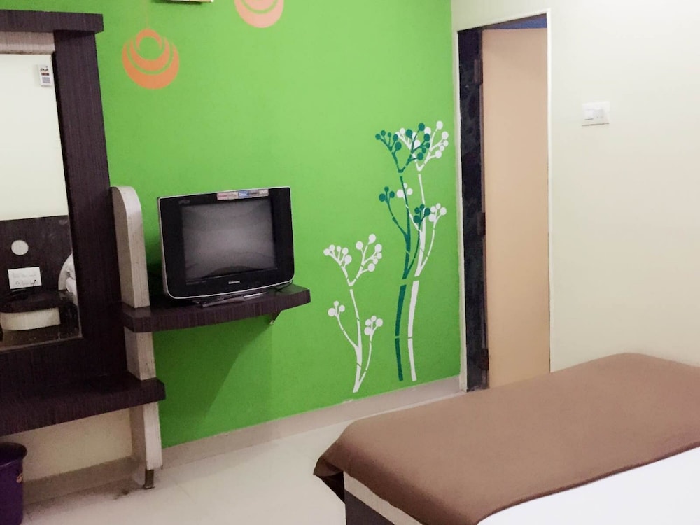 Hotel Disha Palace 12/69