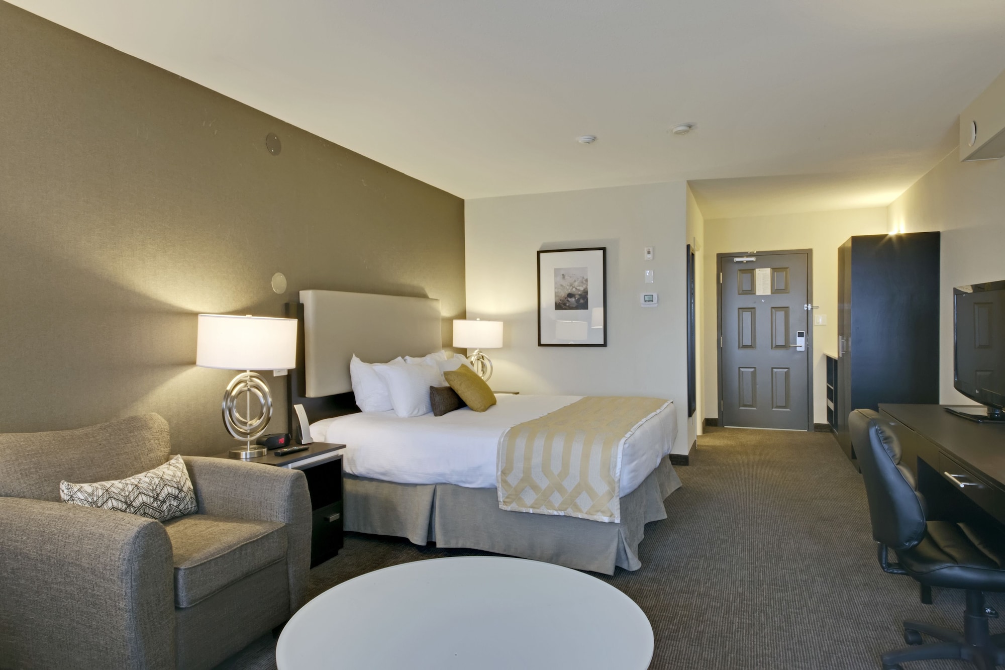 Coast, Superior, King Bed, Valley View، Coast Kamloops Hotel And Conference Centre 4/4