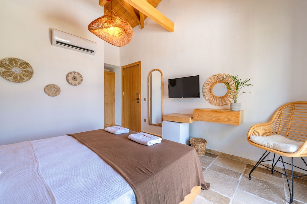 Hatica By Fora Alacati 14/22