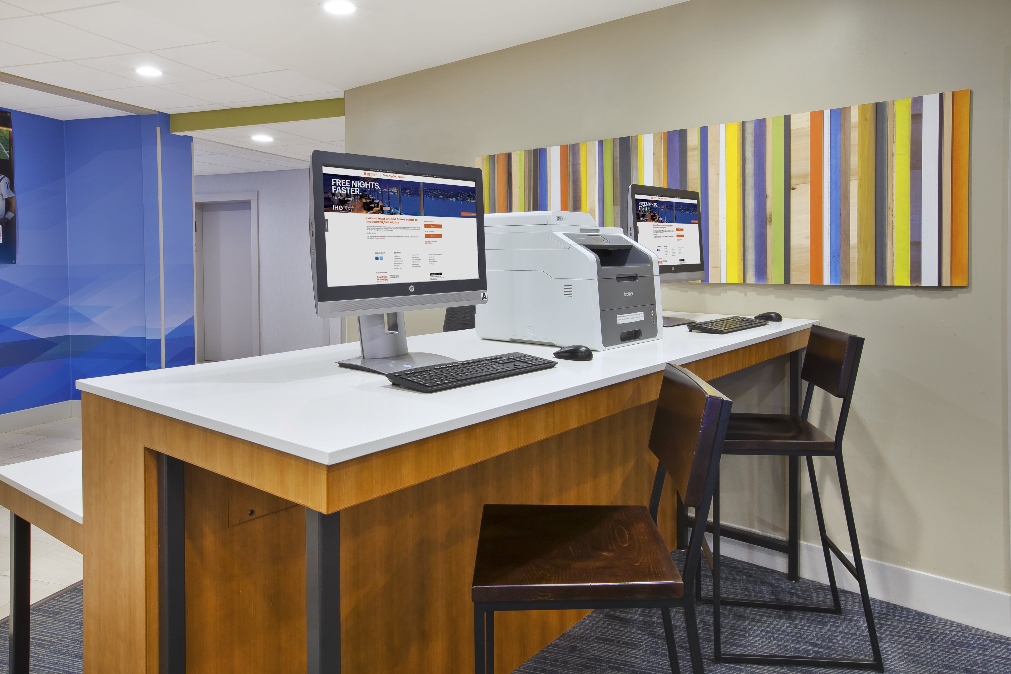 Holiday Inn Express Suites Parkersburg East 50/56