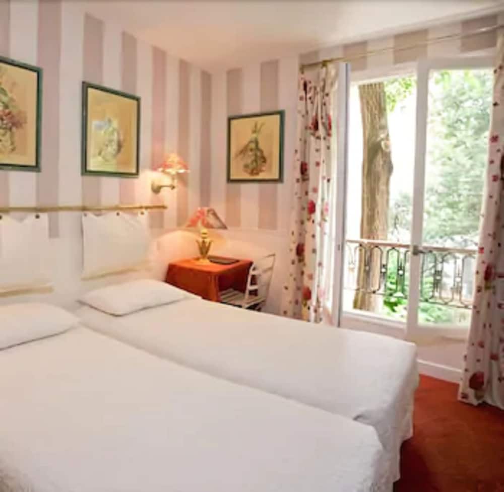 Hotel De L'avre 3/94