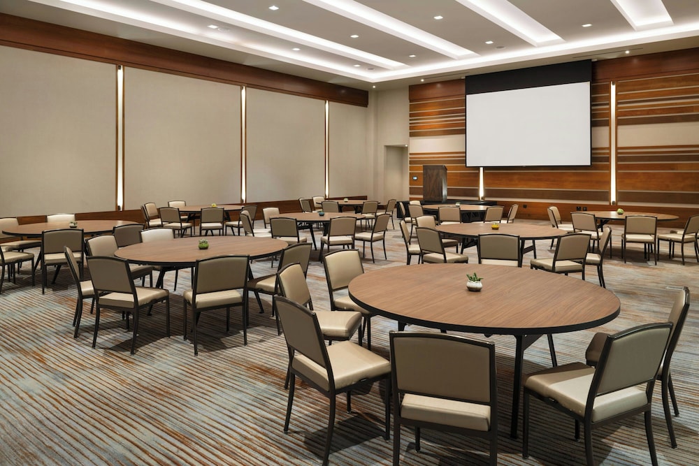 MARRIOTT IRVINE SPECTRUM 38/50