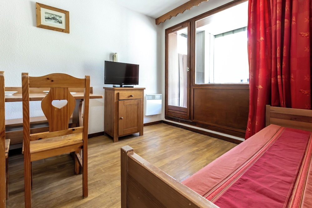 LE HAMEAU DU BORSAT 25/50