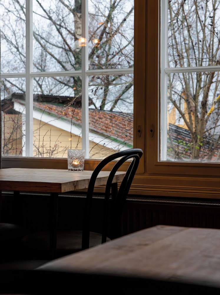 Lillan Hotel Café Butik 34/50