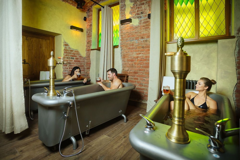 Letna Garden Suites 33/66