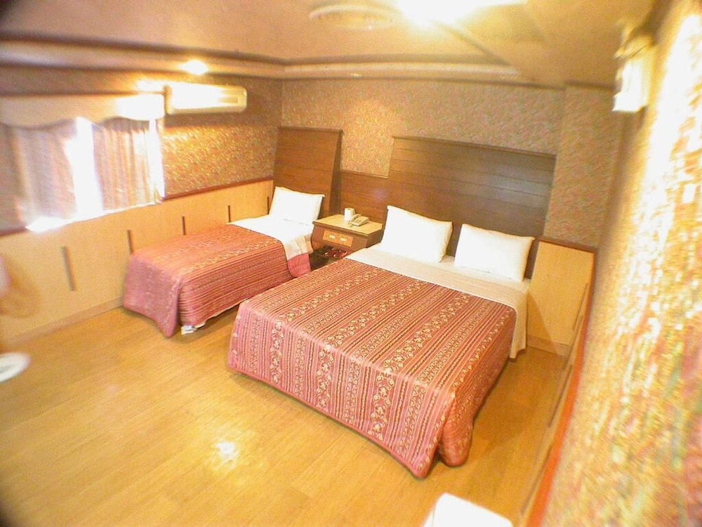 Ti Hwa Hotel 12/49