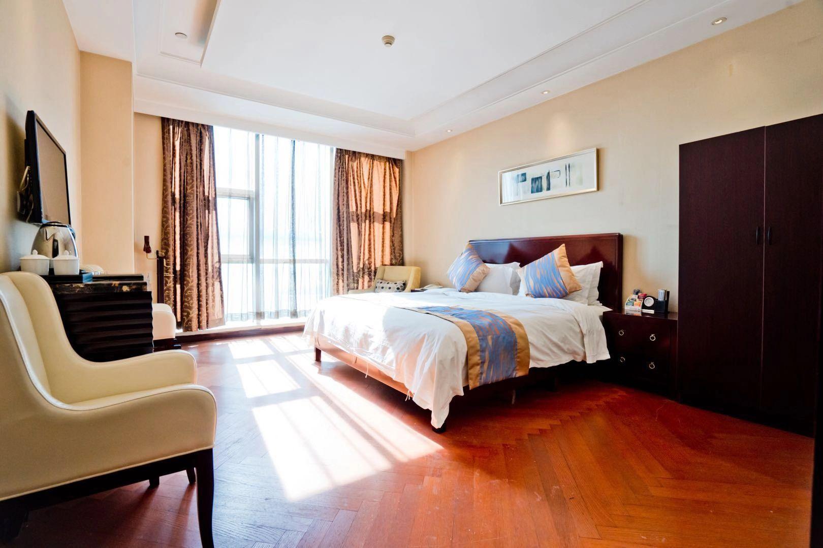 Zhongwei International Holiday Hotel 6/49