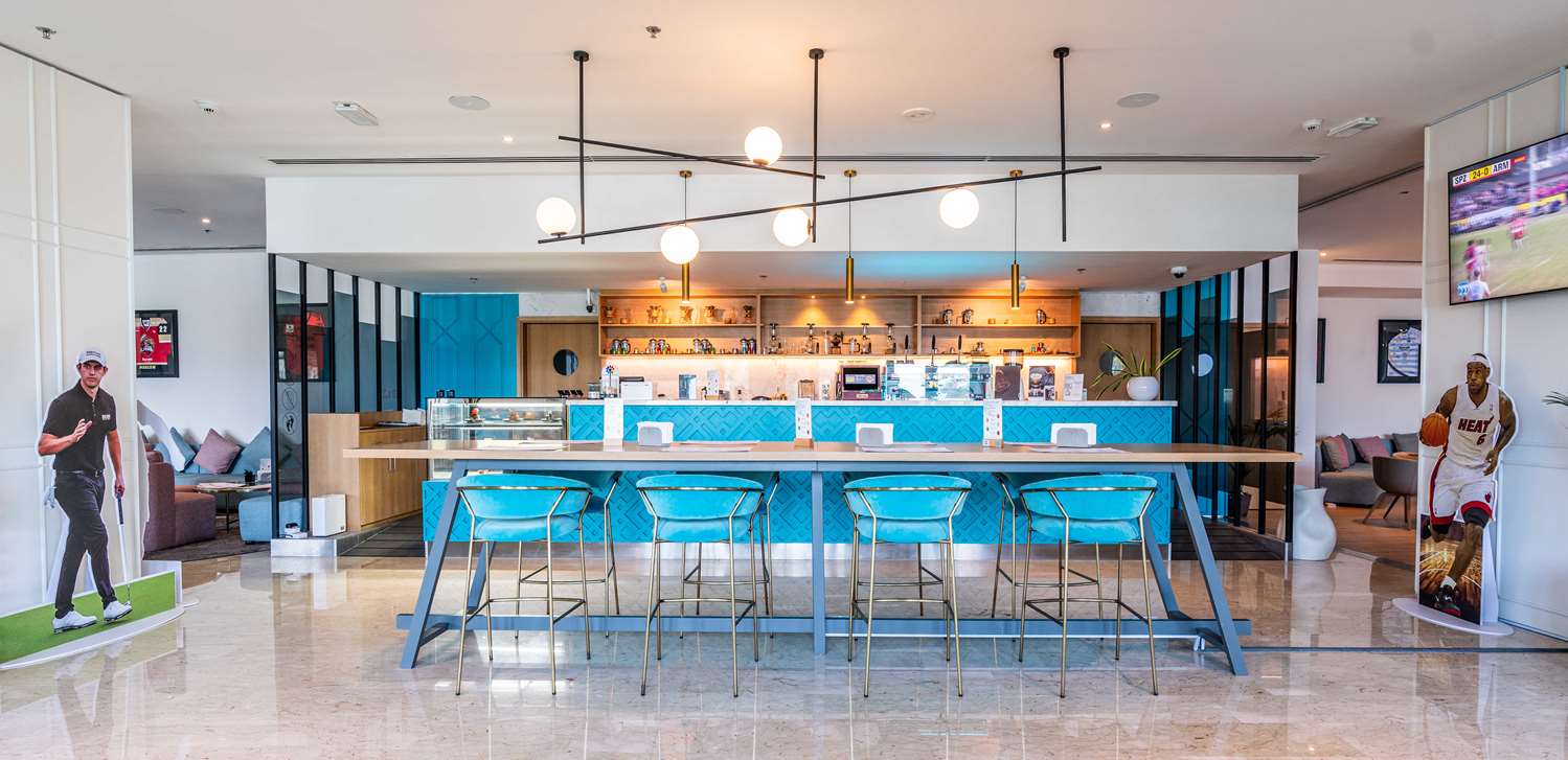 restaurant cafeteria