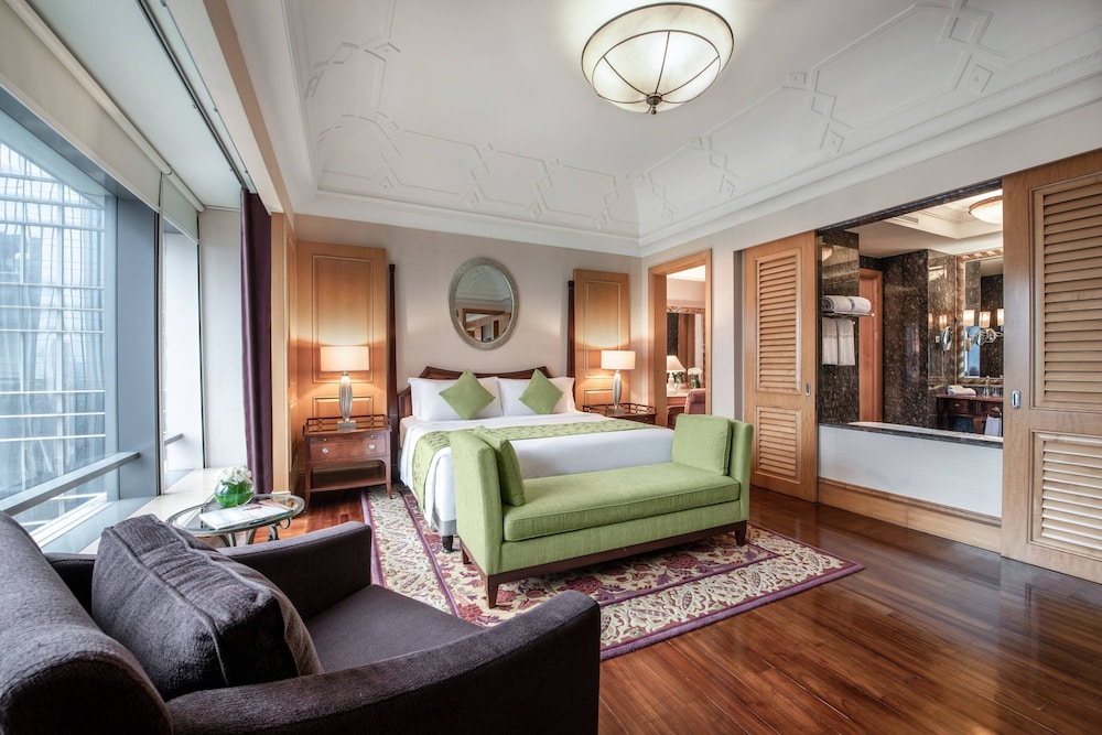 Ritz Carlton Jakarta Mega Kuningan Hotel 32/52