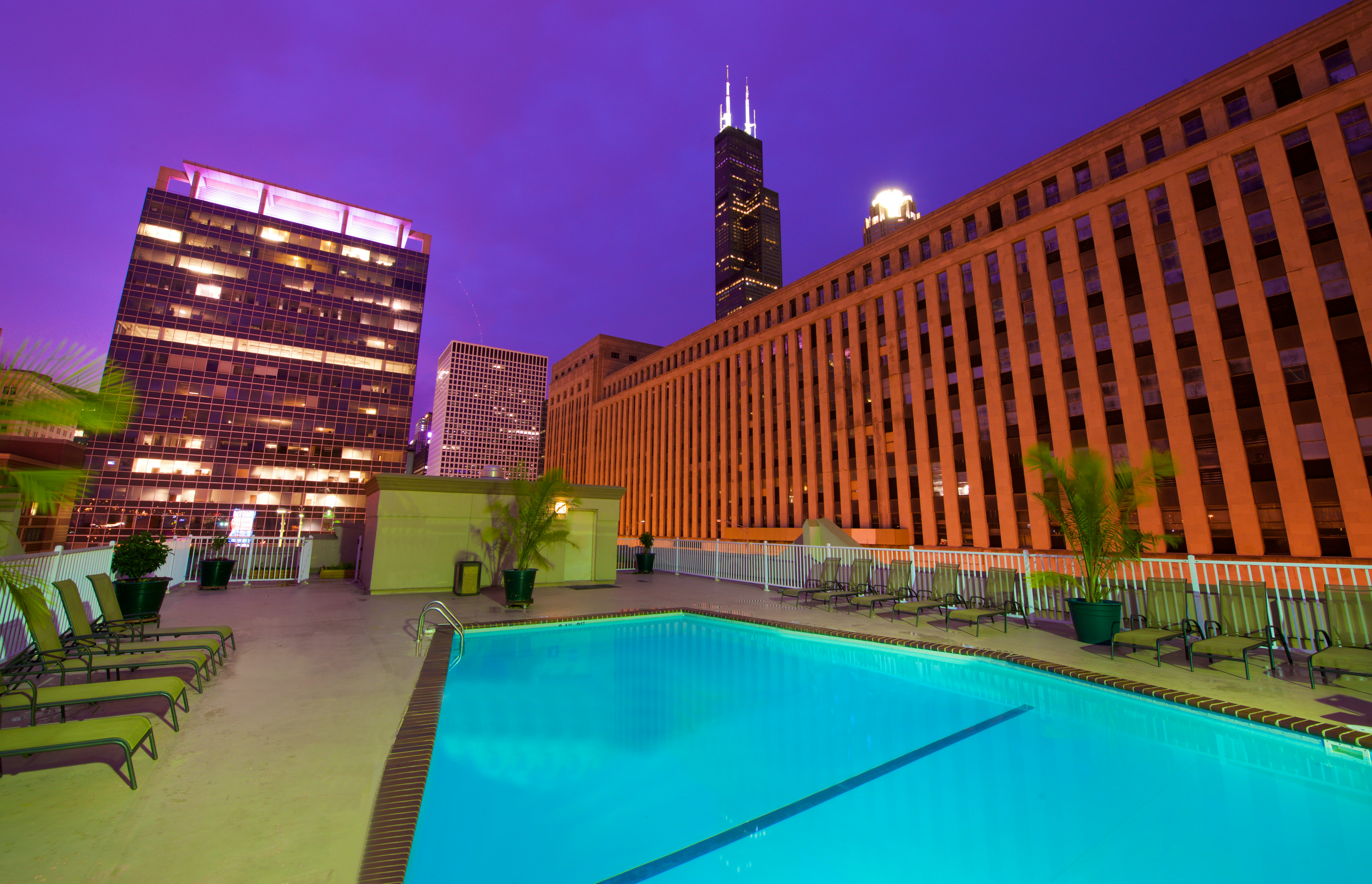 Holiday Inn & Suites Chicago-Downtown, an IHG Hotel 40/41