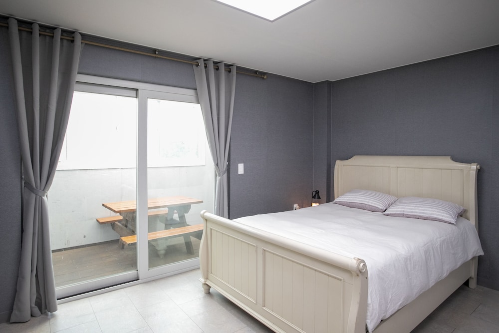 Gapyeong Blossom Pension 8/46