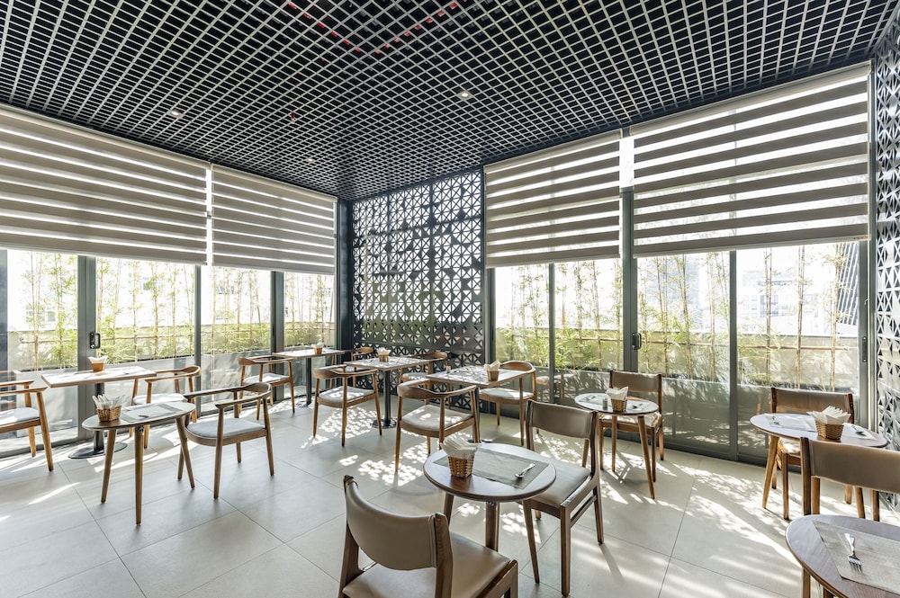 Thanh Long Hotel Ho Chi Minh 32/38