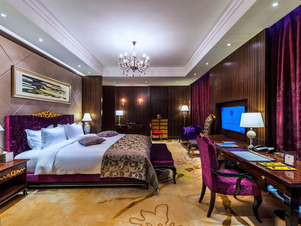 Grand Mercure Qingdao Qinglong 3/28