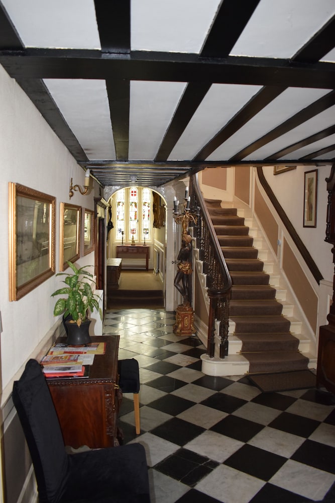 Harmondsworth Hall Guest House Heathrow 3/27