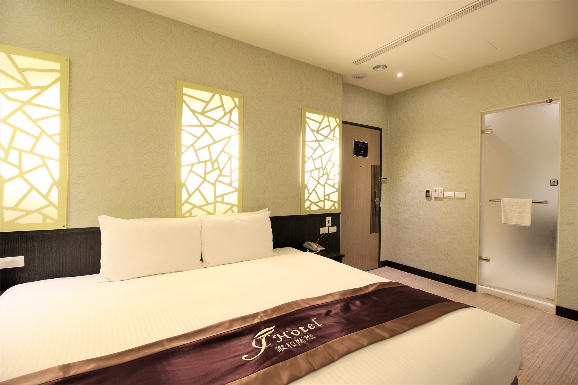 PREMIUM, DOUBLE BED